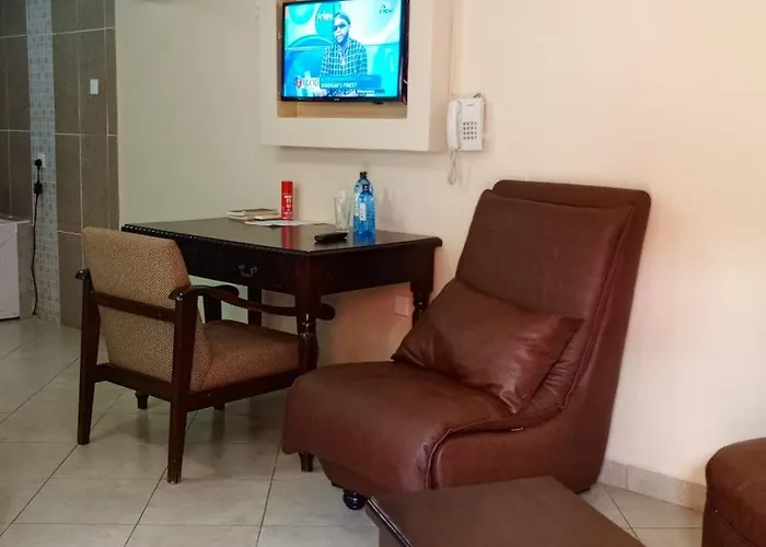 Savannah Paradise Hotel